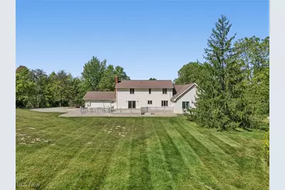 11785 Stonegate Drive, Chardon, OH 44024 - Photo 9