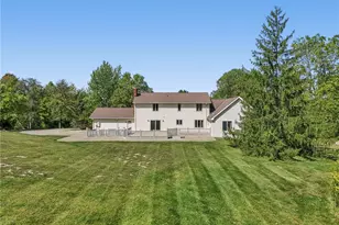 11785 Stonegate Dr, Chardon, OH 44024 - Photo 9