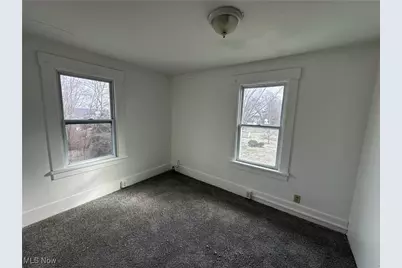 696 Gaylord Avenue, Brookfield Twp, OH 44438 - Photo 3