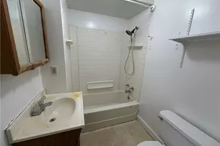 696 Gaylord Ave, Brookfield Twp, OH 44438 - Photo 9