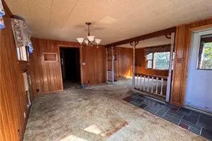 116 Monroe St, Sarahsville, OH 43779 - Photo 9