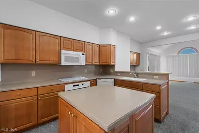 1315 Fieldcrest Drive, Wadsworth, OH 44281 - Photo 11