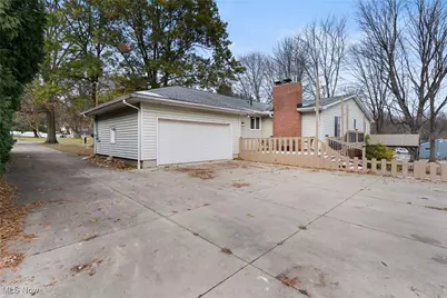 193 Fairway Drive, Akron, OH 44333 - Photo 39