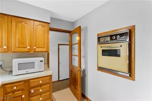 193 Fairway Dr, Akron, OH 44333 - Photo 13