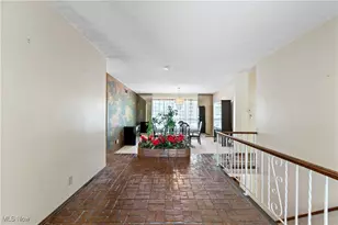 441 Sandhurst Rd, Akron, OH 44333 - Photo 5