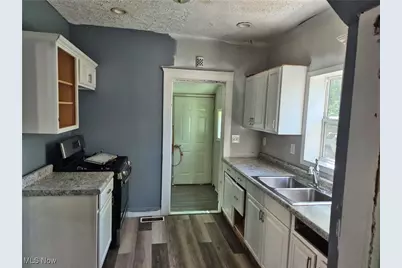 747 W River Road N, Elyria, OH 44035 - Photo 5