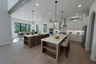 825 Club Dr W, Aurora, OH 44202 - Photo 3