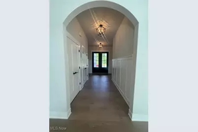 825 Club Drive W, Aurora, OH 44202 - Photo 9