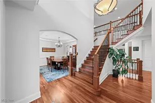 343 Glasgow Dr, Highland Heights, OH 44143 - Photo 3