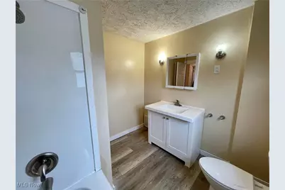 918 Silvercrest Avenue, Akron, OH 44314 - Photo 9