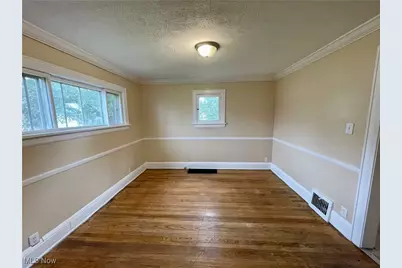 918 Silvercrest Avenue, Akron, OH 44314 - Photo 3