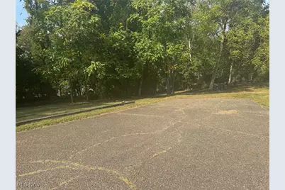 E Ray- 36A Drive, Zanesville, OH 43701 - Photo 3