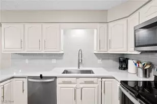 133 Ambleside Way, Amherst, OH 44001 - Photo 15