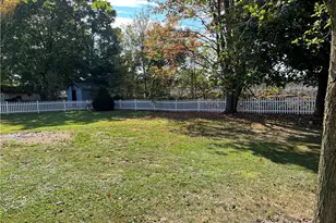 395 W Clark St, East Palestine, OH 44413 - Photo 5