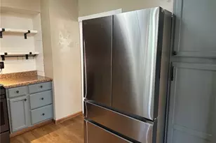 188 Greenbrier Ave, Williamstown, WV 26187 - Photo 17