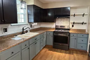 188 Greenbrier Ave, Williamstown, WV 26187 - Photo 9