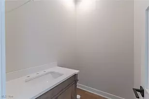 20 Hamlet Ct, Bratenahl, OH 44108 - Photo 9