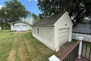 145 Chapman Ave, Newcomerstown, OH 43832 - Photo 3