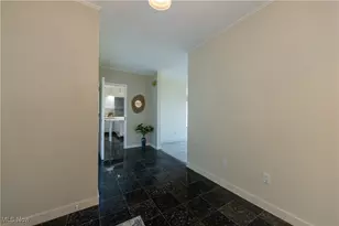 1 Bratenahl Pl, Bratenahl, OH 44108 - Photo 9