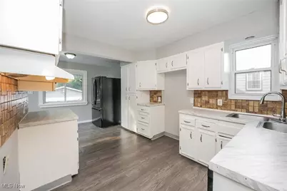 788 Saxon Avenue, Akron, OH 44314 - Photo 5