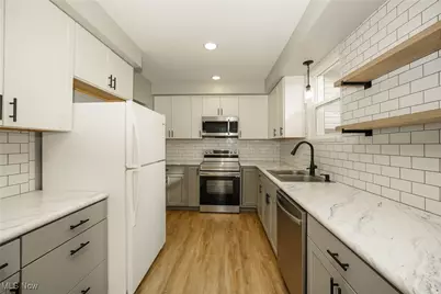 1115 Colonial Boulevard NE, Canton, OH 44714 - Photo 5