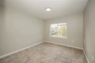 1115 Colonial Blvd NE, Canton, OH 44714 - Photo 11