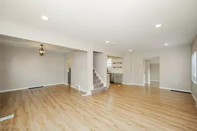 1115 Colonial Boulevard NE, Canton, OH 44714 - Photo 3