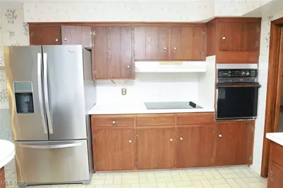 311 Goodhue Drive, Akron, OH 44313 - Photo 11