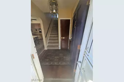 174 E 200th Street, Euclid, OH 44119 - Photo 3