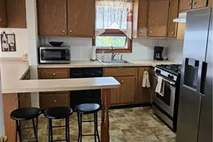 174 E 200th St, Euclid, OH 44119 - Photo 13