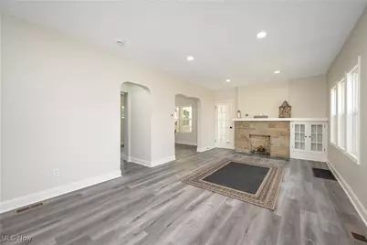 687 Moreley Avenue, Akron, OH 44320 - Photo 5