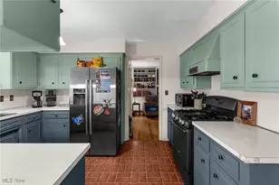 990 Westport Dr, Youngstown, OH 44511 - Photo 5