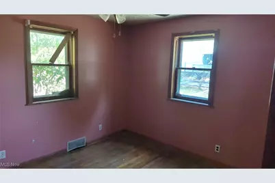 1379 Ottawa Avenue, Akron, OH 44301 - Photo 7