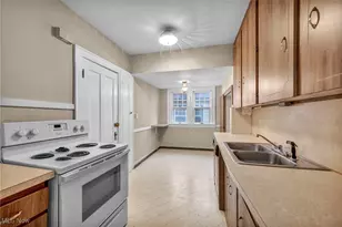 18416 Winslow Rd, Huber Heights, OH 44122 - Photo 7