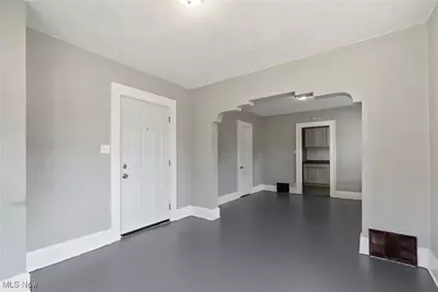 633 Brown Street, Akron, OH 44311 - Photo 9