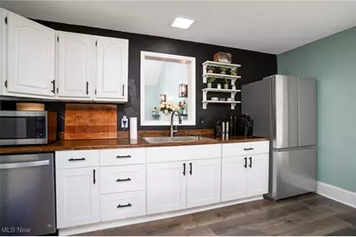 3990 Edison Street NE, Hartville, OH 44632 - Photo 5