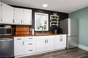 3990 Edison St NE, Hartville, OH 44632 - Photo 5