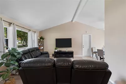 9933 Cynthia Drive, Twinsburg, OH 44087 - Photo 5