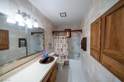 874 E Meadowlawn Boulevard, Green Hills, OH 44131 - Photo 13