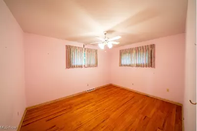 874 E Meadowlawn Boulevard, Green Hills, OH 44131 - Photo 11