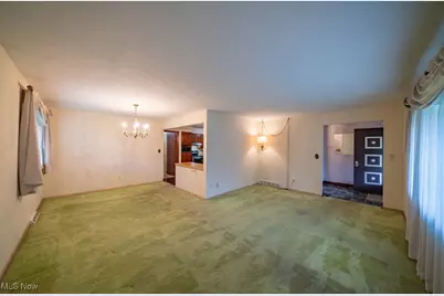 874 E Meadowlawn Boulevard, Green Hills, OH 44131 - Photo 7