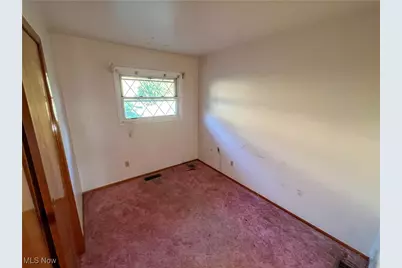 17 Sunset Drive, Martins Ferry, OH 43935 - Photo 13