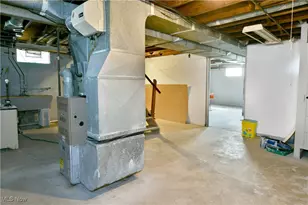 834 Compton Ln, Youngstown, OH 44502 - Photo 29