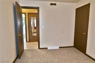 834 Compton Ln, Youngstown, OH 44502 - Photo 17