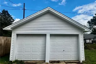 453 Briarwood Dr, Akron, OH 44320 - Photo 19