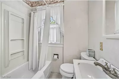 210 Fairmount Avenue NE, Warren, OH 44483 - Photo 21