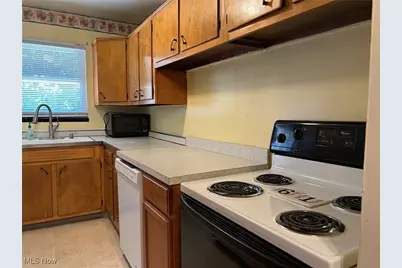 61 Leicester Drive, Akron, OH 44319 - Photo 5