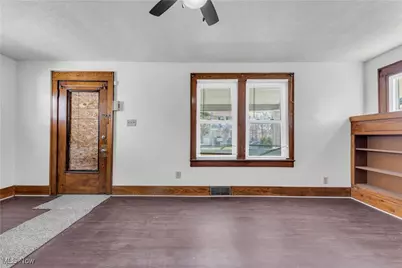 908 Dayton Street, Akron, OH 44310 - Photo 7