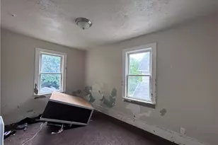 837 Yale St, Akron, OH 44311 - Photo 9