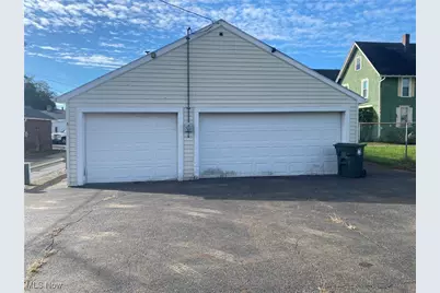 915 Wells Avenue NW, Canton, OH 44703 - Photo 1